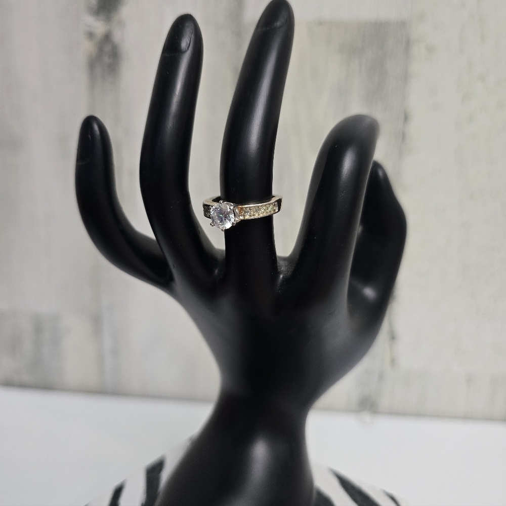 18k GF Pretty Gold Ring With White Gems Size 6